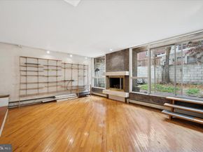 304 Delancey Street, Philadelphia PA 19106