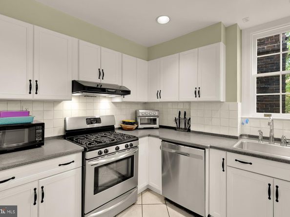 3041 Sedgwick Street NW 402D, Washington DC 20008