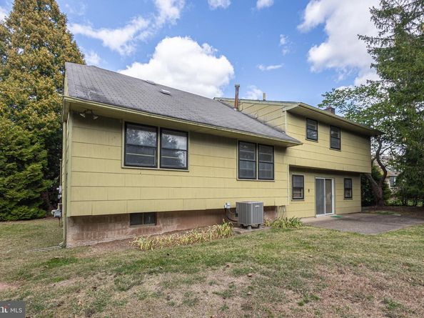 797 Monaco Drive, Warrington PA 18976