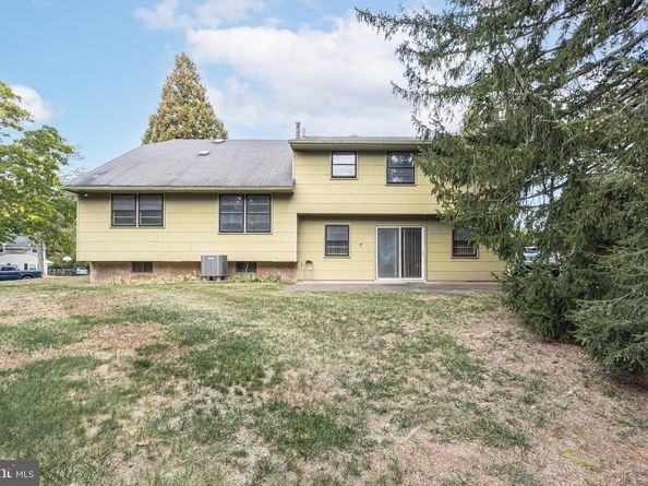 797 Monaco Drive, Warrington PA 18976