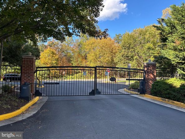 12933 Centre Park Circle 305, Herndon VA 20171