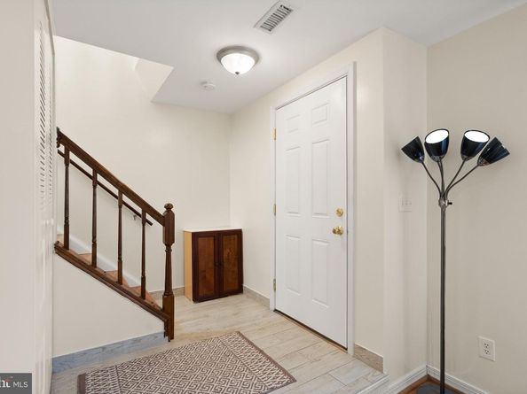 346 Lancaster Square, Sterling VA 20164