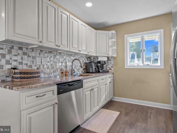 50 Neptune Lane, Levittown PA 19054