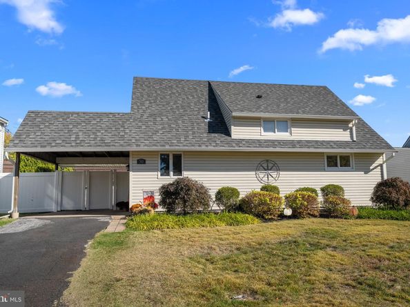 50 Neptune Lane, Levittown PA 19054