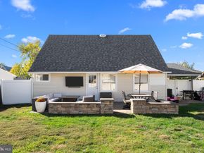 50 Neptune Lane, Levittown PA 19054