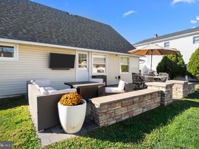 50 Neptune Lane, Levittown PA 19054