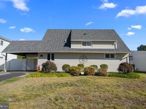 50 Neptune Lane, Levittown PA 19054