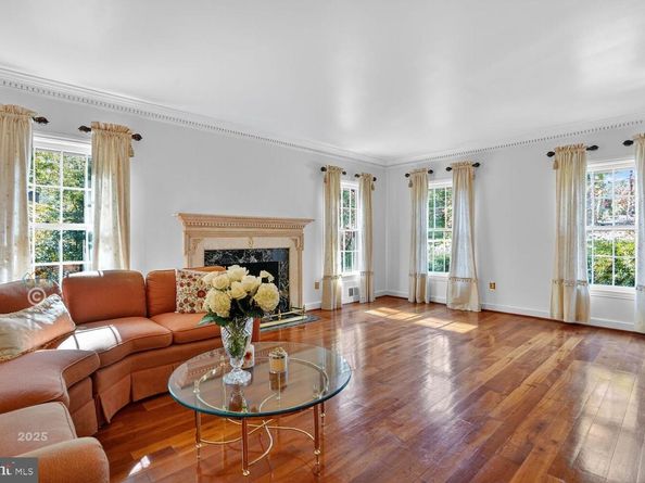 1175 Daleview Drive, Mclean VA 22102