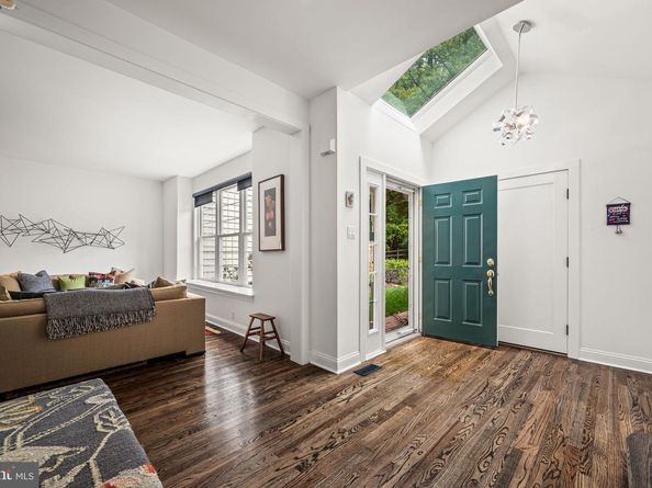 102 Dundee Mills Lane, Wallingford PA 19086