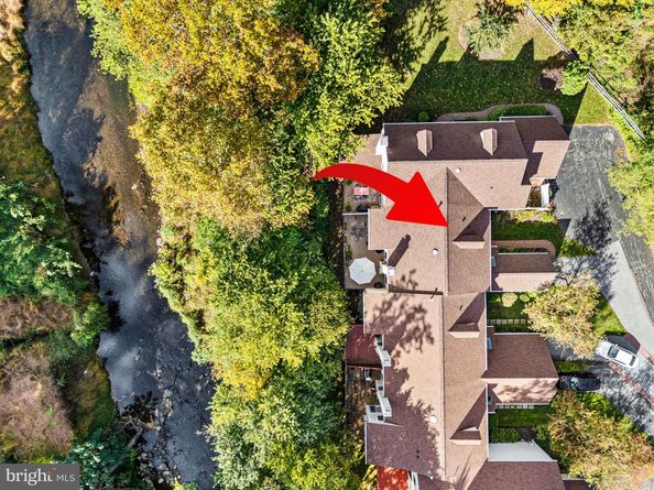 102 Dundee Mills Lane, Wallingford PA 19086