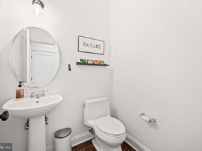 102 Dundee Mills Lane, Wallingford PA 19086