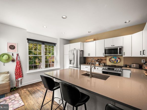 102 Dundee Mills Lane, Wallingford PA 19086