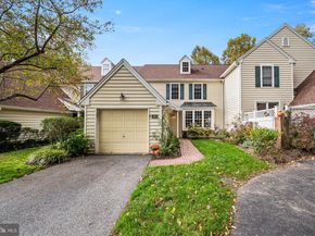 102 Dundee Mills Lane, Wallingford PA 19086