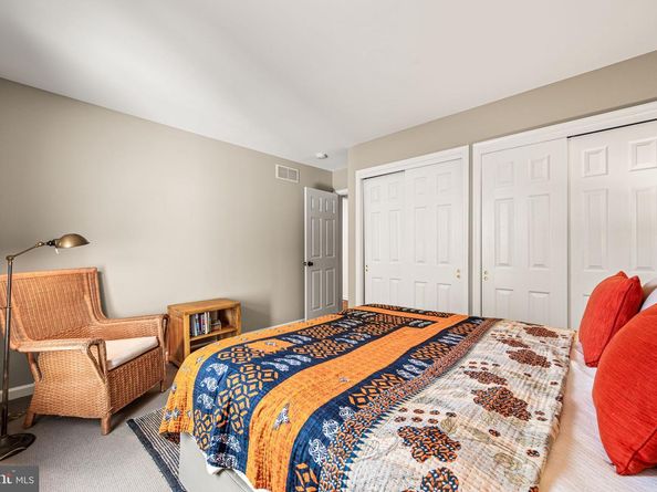 102 Dundee Mills Lane, Wallingford PA 19086