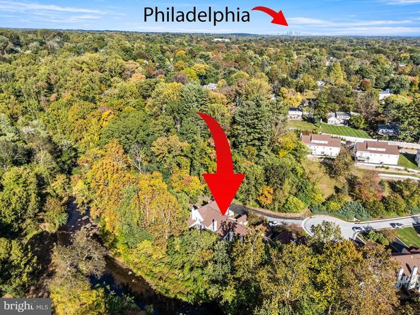 102 Dundee Mills Lane, Wallingford PA 19086