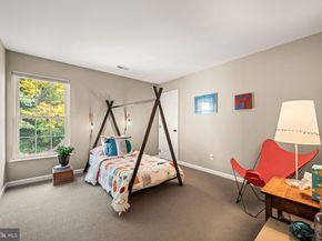 102 Dundee Mills Lane, Wallingford PA 19086