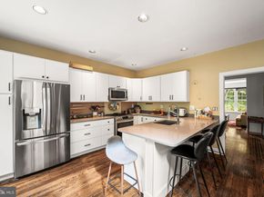 102 Dundee Mills Lane, Wallingford PA 19086