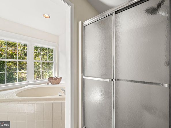 102 Dundee Mills Lane, Wallingford PA 19086