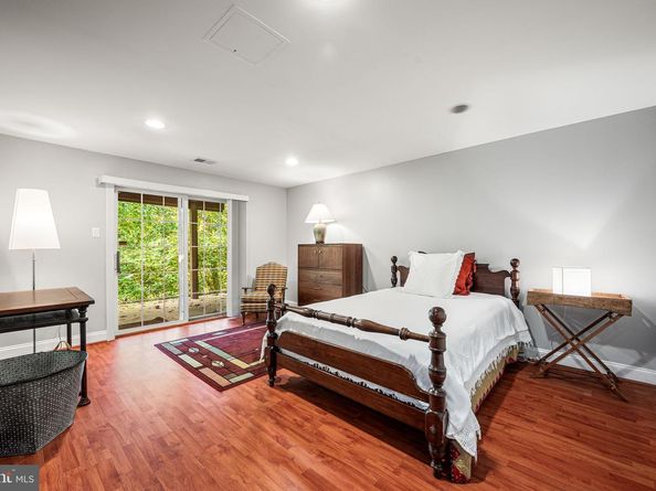 102 Dundee Mills Lane, Wallingford PA 19086