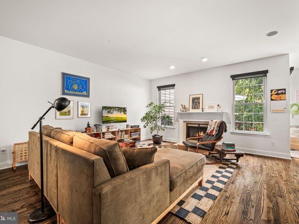 102 Dundee Mills Lane, Wallingford PA 19086