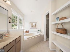 102 Dundee Mills Lane, Wallingford PA 19086