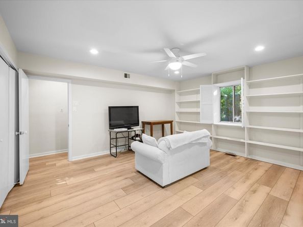 6952 Duncraig Court, Mclean VA 22101