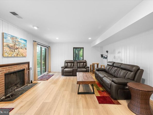6952 Duncraig Court, Mclean VA 22101