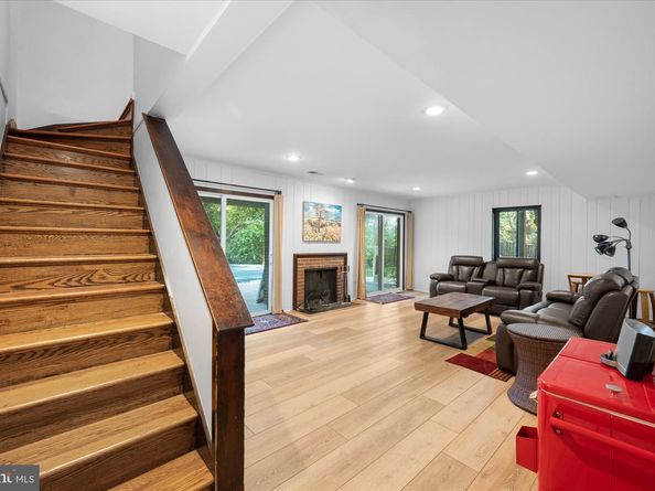 6952 Duncraig Court, Mclean VA 22101