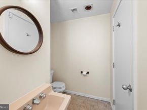 6952 Duncraig Court, Mclean VA 22101