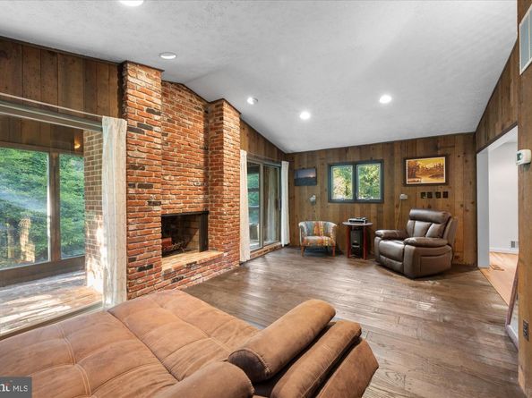 6952 Duncraig Court, Mclean VA 22101