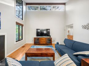 6952 Duncraig Court, Mclean VA 22101
