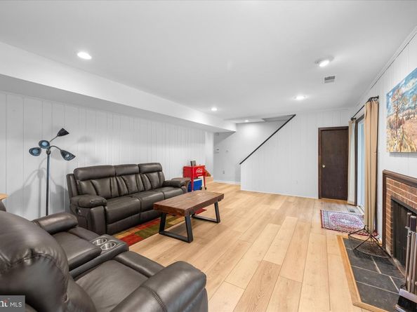 6952 Duncraig Court, Mclean VA 22101