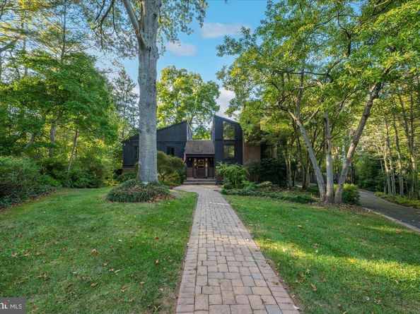 6952 Duncraig Court, Mclean VA 22101