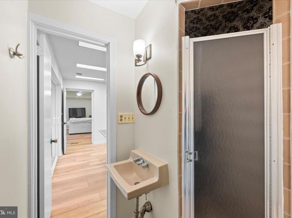 6952 Duncraig Court, Mclean VA 22101