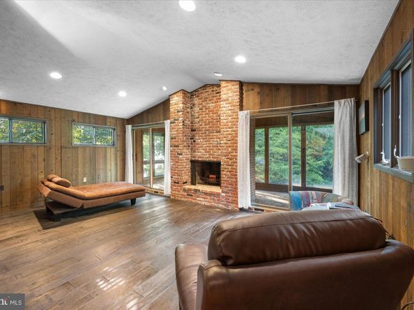 6952 Duncraig Court, Mclean VA 22101
