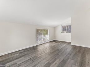 229 W Meadowland Lane, Sterling VA 20164
