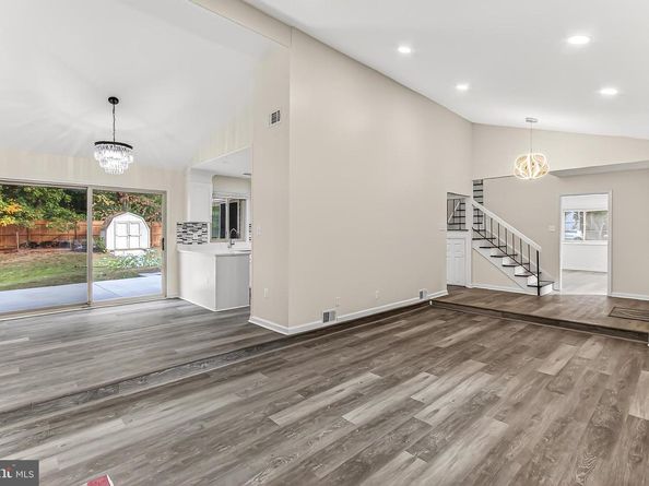229 W Meadowland Lane, Sterling VA 20164