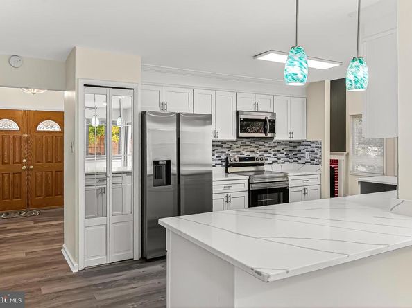 229 W Meadowland Lane, Sterling VA 20164
