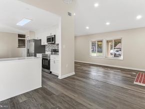 229 W Meadowland Lane, Sterling VA 20164