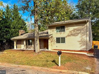 229 W Meadowland Lane