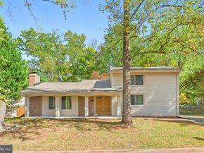 229 W Meadowland Lane, Sterling VA 20164