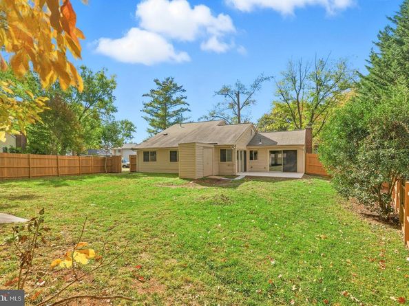 229 W Meadowland Lane, Sterling VA 20164