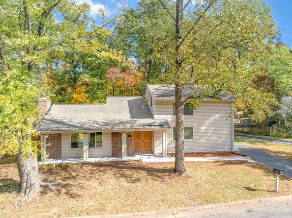 229 W Meadowland Lane, Sterling VA 20164