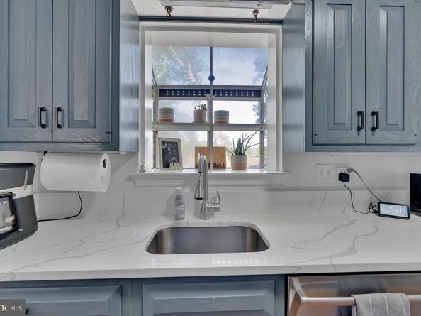 3252 Holly Hill Drive, Falls Church VA 22042