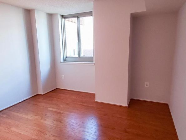 1001 N Vermont Street 811, Arlington VA 22201