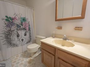537 Folsom Avenue, Folsom PA 19033