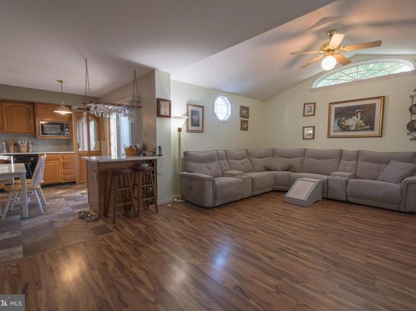 537 Folsom Avenue, Folsom PA 19033