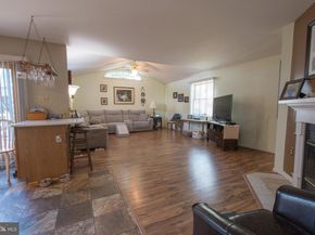 537 Folsom Avenue, Folsom PA 19033