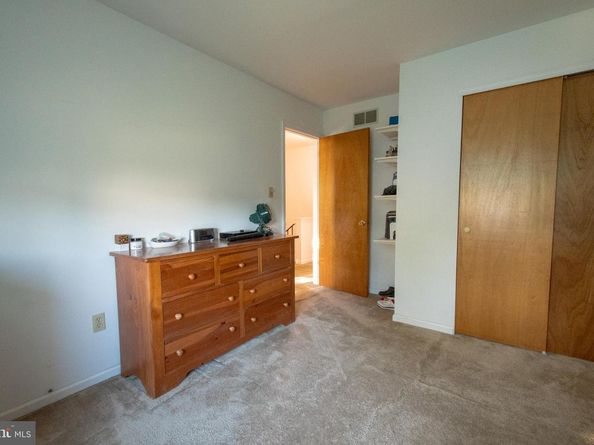 537 Folsom Avenue, Folsom PA 19033