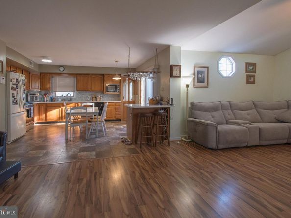 537 Folsom Avenue, Folsom PA 19033